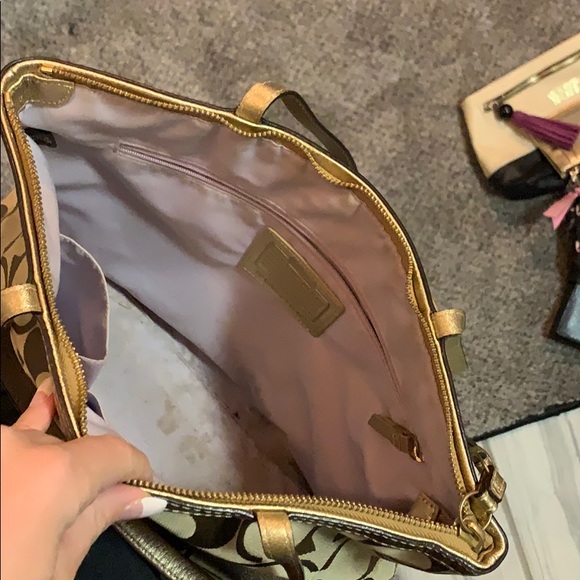 Authentic coach purse - Picture 2 of 2